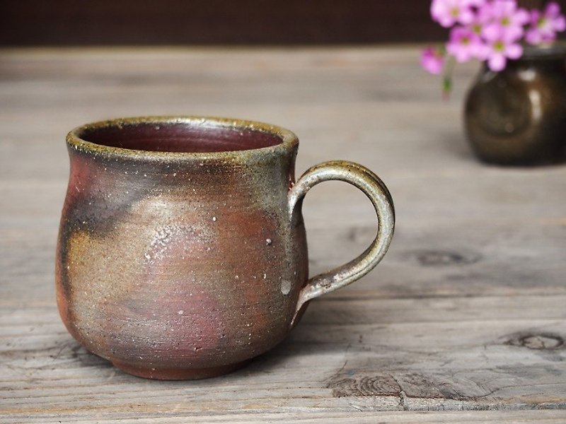 Bizen coffee cup (middle) _ c 2 0 75 - Mugs - Pottery Brown