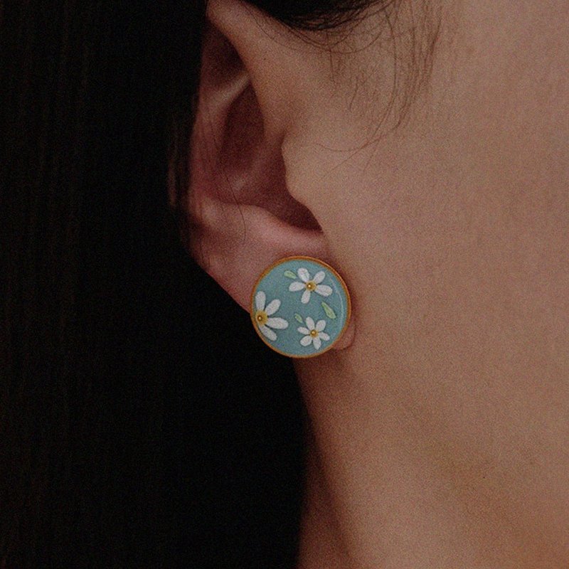 Earrings | Daisy Whispers - Cloud Blue - ต่างหู - วัสดุอื่นๆ สีน้ำเงิน