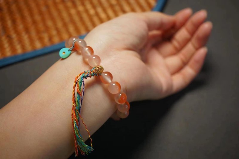 オリジナルの赤い翡翠鉱石は四川省からのレッドです。ライフスピリットナンバー1 - ブレスレット - 宝石 