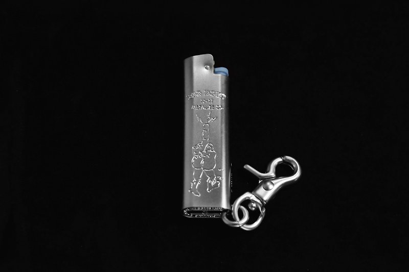 [METALIZE] Cricket/Brass Lighter Set - Vietnam War Middle Finger (Fog Silver) - Keychains - Copper & Brass 
