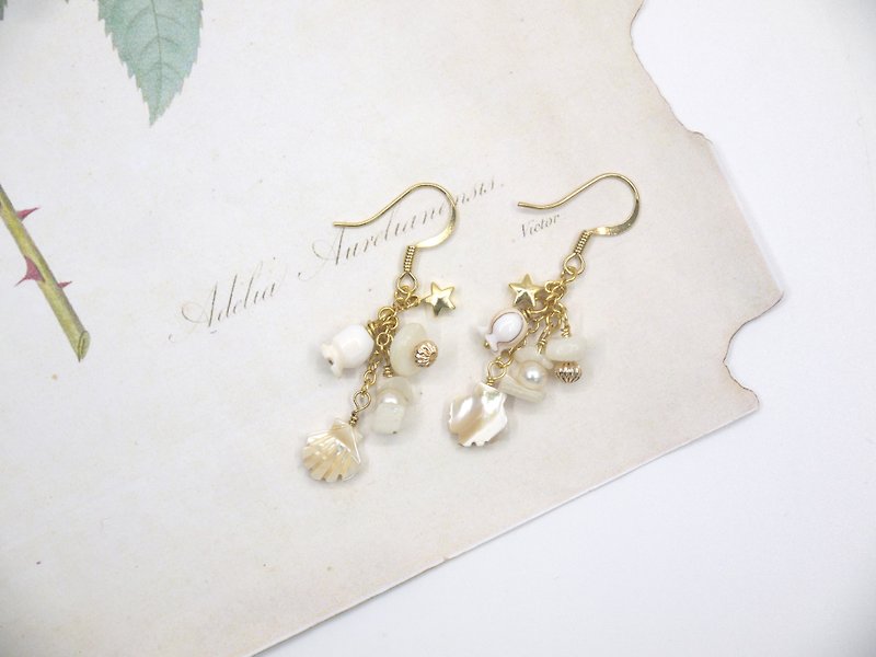 Riitta] star shell flower earrings - Earrings & Clip-ons - Gemstone 