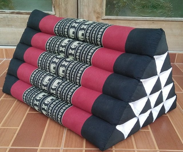 ミックマクッション☆新品未使用未開封 新品未開封 Azamia 三角クッション 三角枕 背もたれ クッション