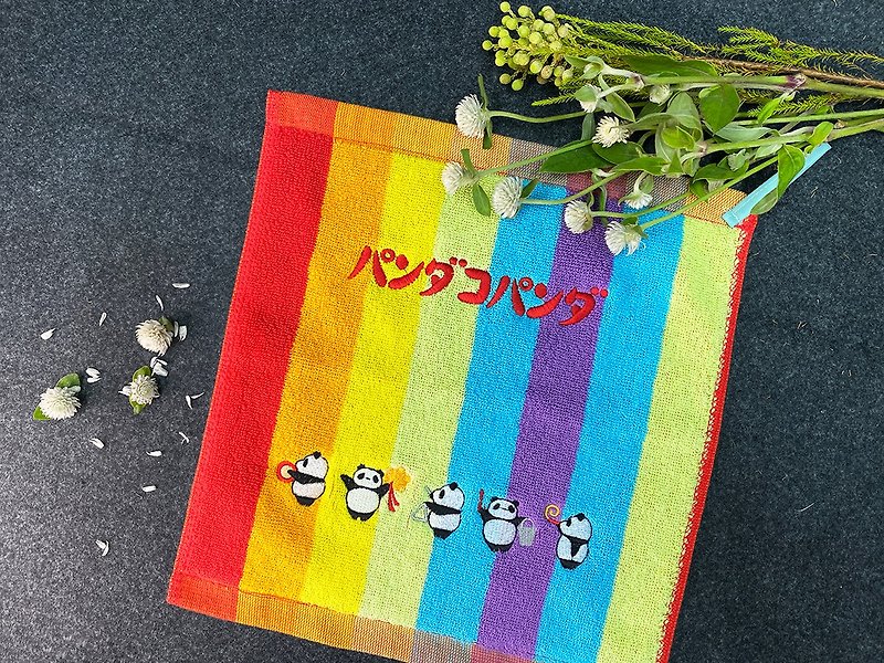 [Panda Family] x AT studio design electric embroidered small scarf | - ผ้าเช็ดหน้า - ผ้าฝ้าย/ผ้าลินิน 