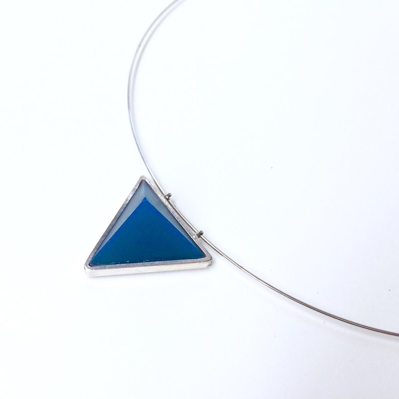 triangle choker  blue - สร้อยคอ - เรซิน สีน้ำเงิน