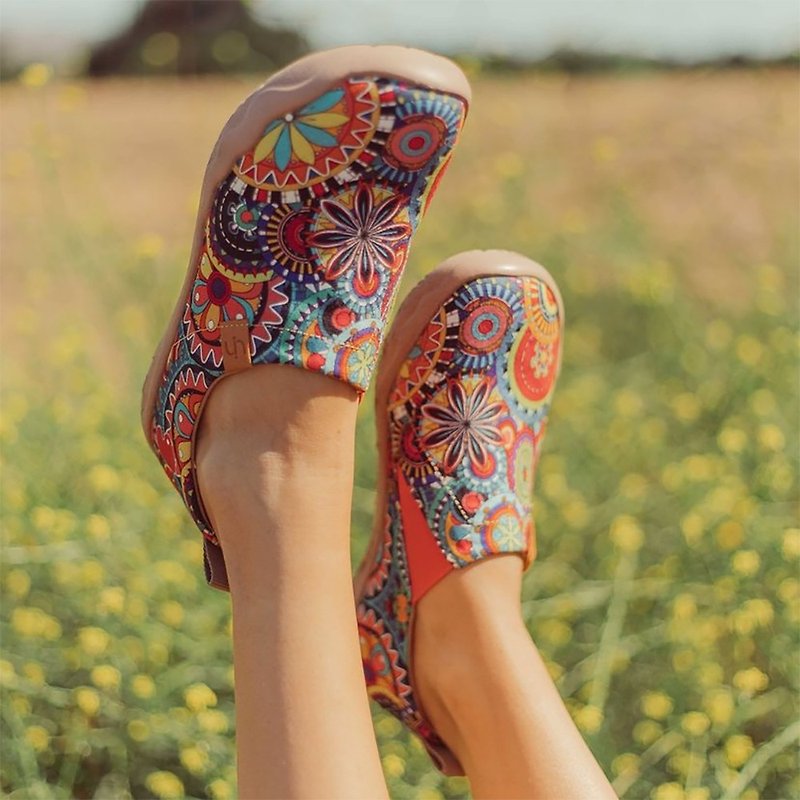 【Uin】Spanish Original Design | Flower World Painted Casual Women's Shoes - รองเท้าลำลองผู้หญิง - วัสดุอื่นๆ หลากหลายสี