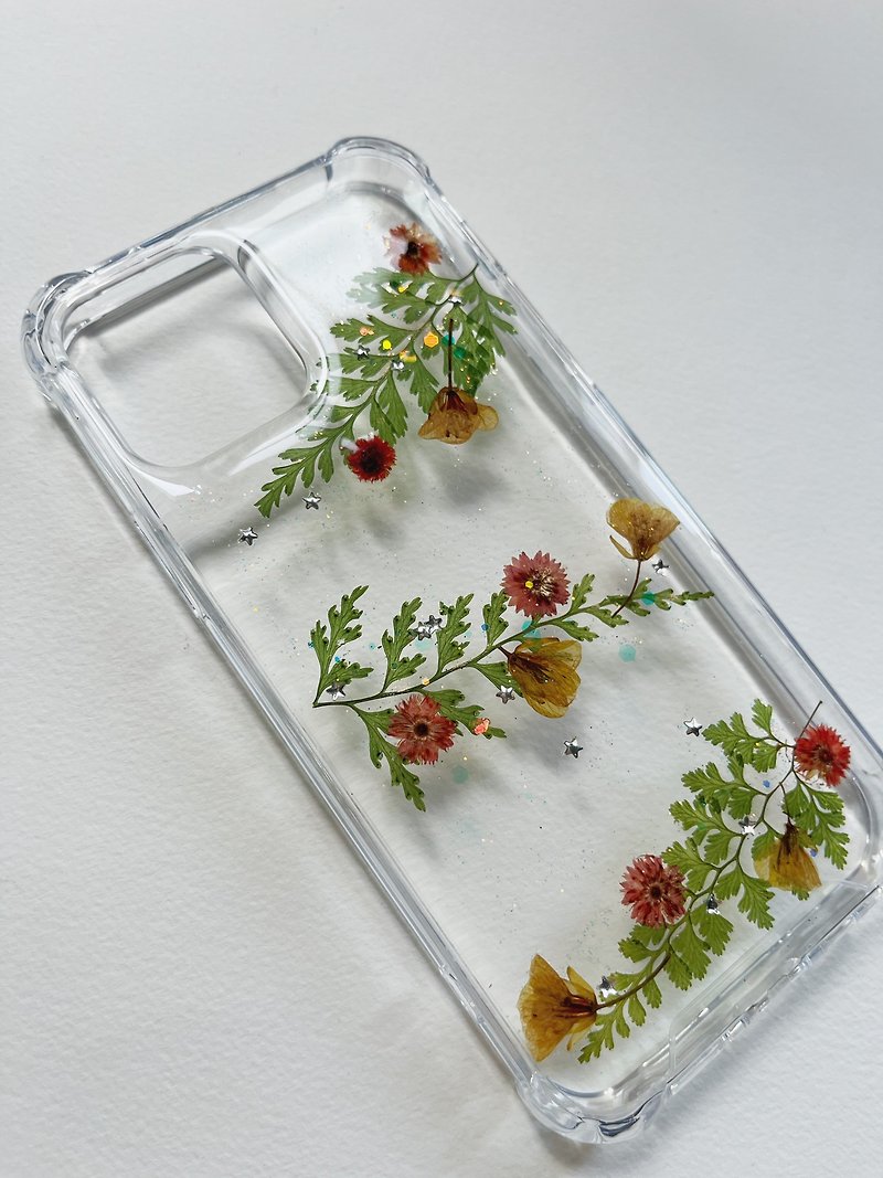 Hydrangea pressed flowers phonecase - เคส/ซองมือถือ - พลาสติก สีเขียว