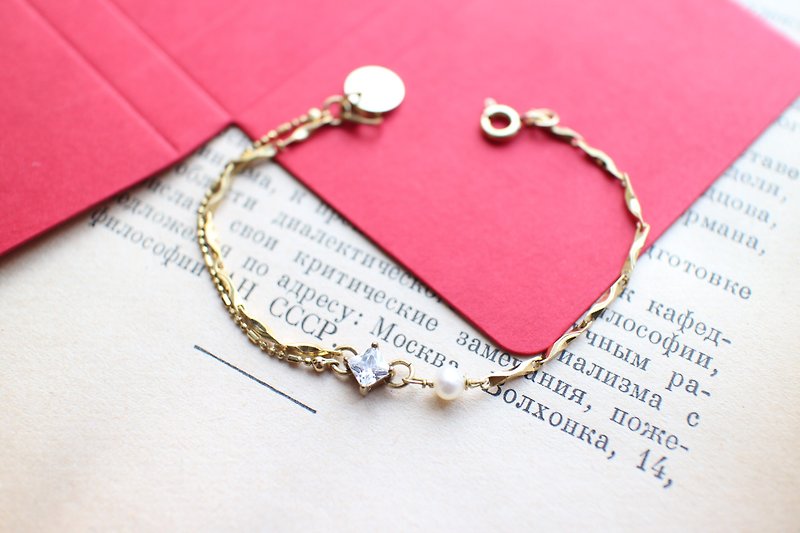 The moon light - Ziron pearls brass handmade bracelet - Bracelets - Other Metals Gold