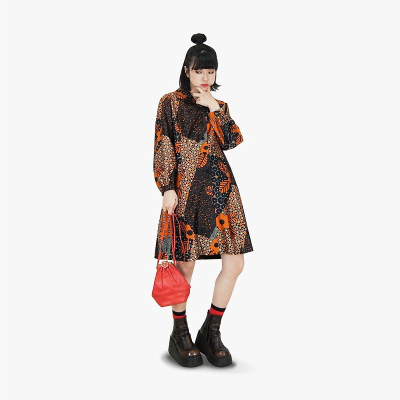 A‧PRANK :DOLLY :: 橘黑色花卉翻領古著洋裝(D802029) - 洋裝/連身裙 - 棉．麻 橘色