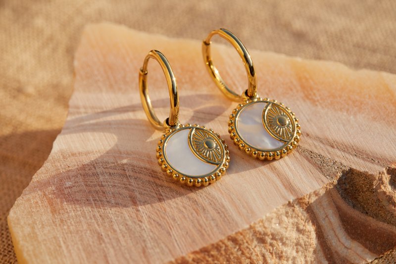 新品! ANJI 18K金 歐美 霧面白貝殼耳環 頂級鍍K金 - 耳環/耳夾/耳骨夾 - 不鏽鋼 黃色