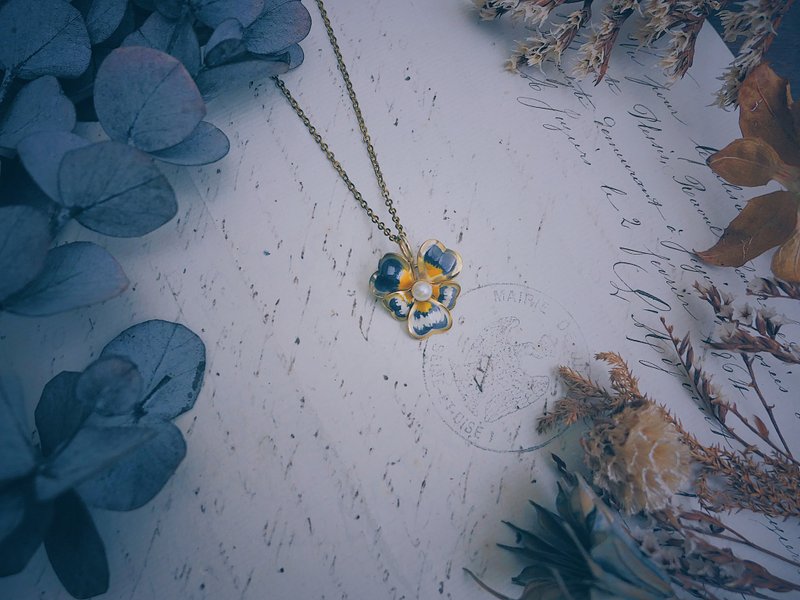 カートアートカラーエナメルパンジービオラペンダント－アメリカンアンティークジュエリーヴィンテージ - ブローチ - 金属 