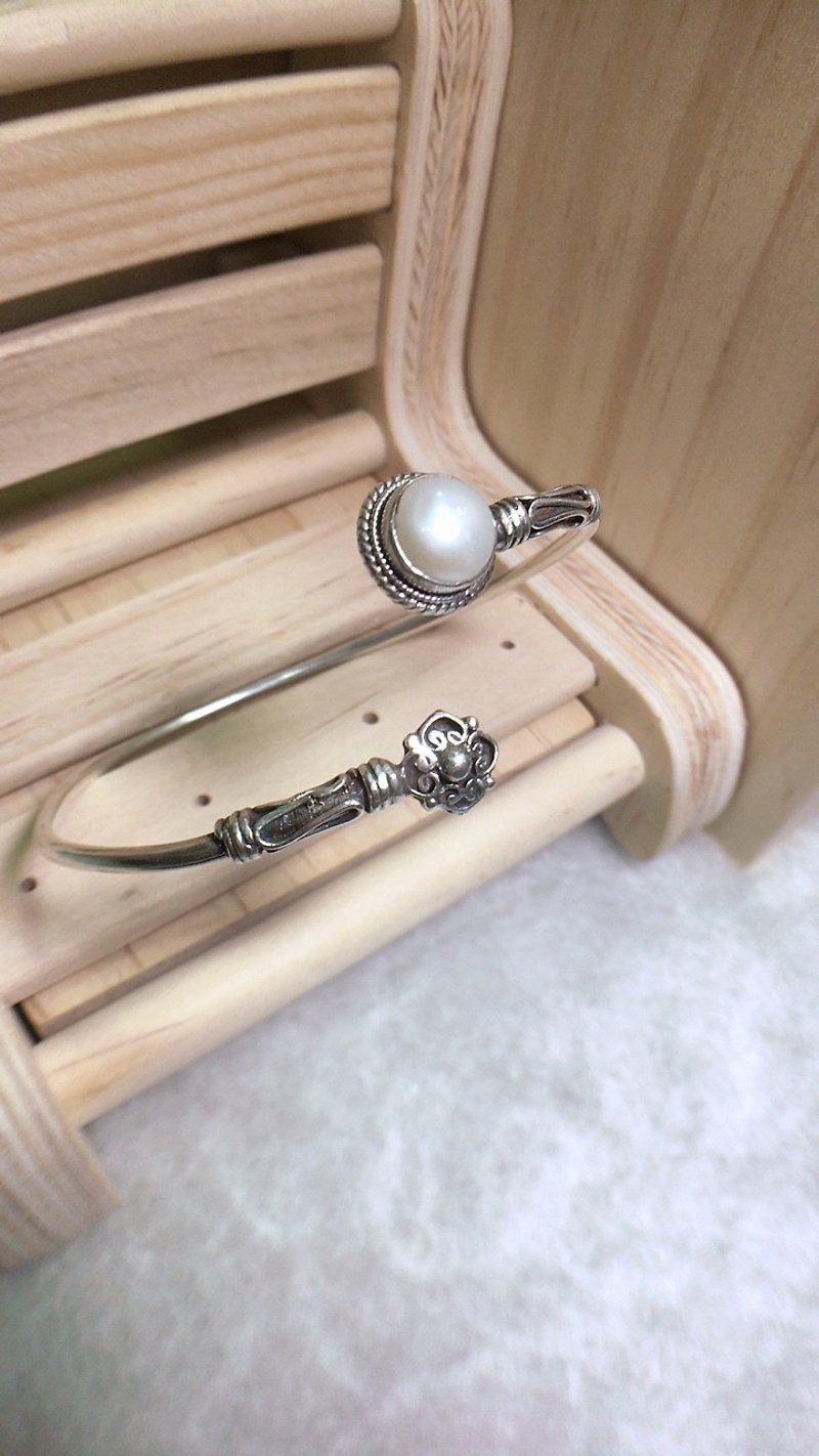 Pearl Bangle Handmade in Nepal 92.5% Silver - Bracelets - Gemstone 