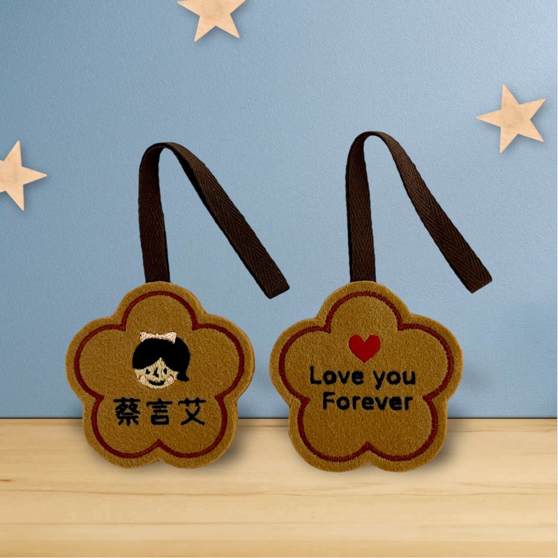 Customized flower name tag_school bag name tag - กระเป๋าสะพาย - ไฟเบอร์อื่นๆ ขาว