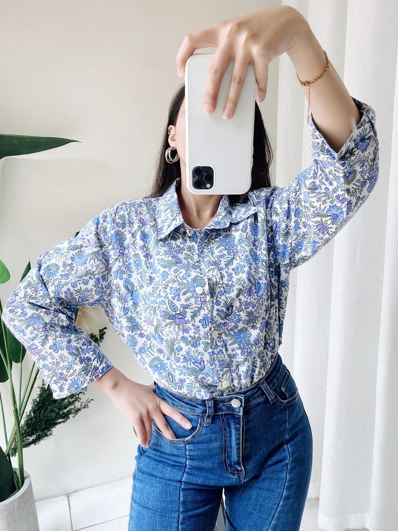 湖水藍滿滿花紋浪漫春秋 古著翻領純棉襯衫上衣 vintage Shirt - 女襯衫 - 棉．麻 藍色
