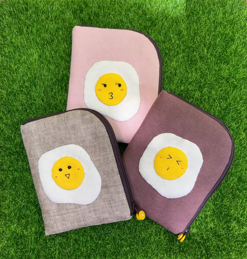 Poached Egg Toast L-shaped zipper small wallet - กระเป๋าใส่เหรียญ - ผ้าฝ้าย/ผ้าลินิน 