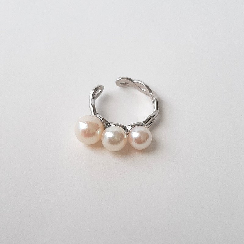 SV Design Ear Cuff Akoya Pearl Pearl Ear Cuff Akoya Pearl Japanese Pearl Pearl Earcuff Pearl Ear Cuff - ต่างหู - ไข่มุก 