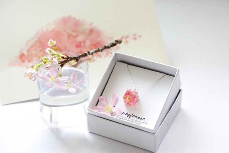 (再版!) 桜の季節 - 春季限定 櫻花瓣方型吊飾925Silver 純銀項鍊 - 鎖骨鍊 - 植物．花 粉紅色