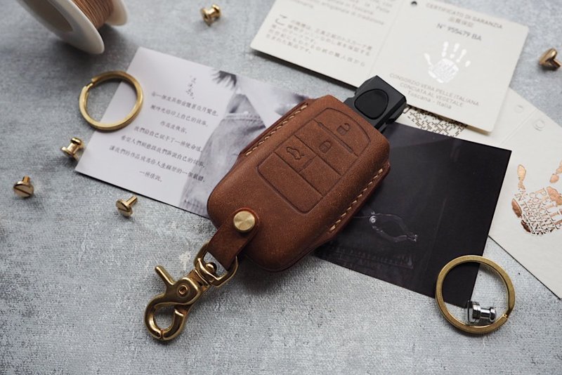 IVECO FIAT car key case handmade cowhide custom lettering gift custom color style - ที่ห้อยกุญแจ - หนังแท้ หลากหลายสี