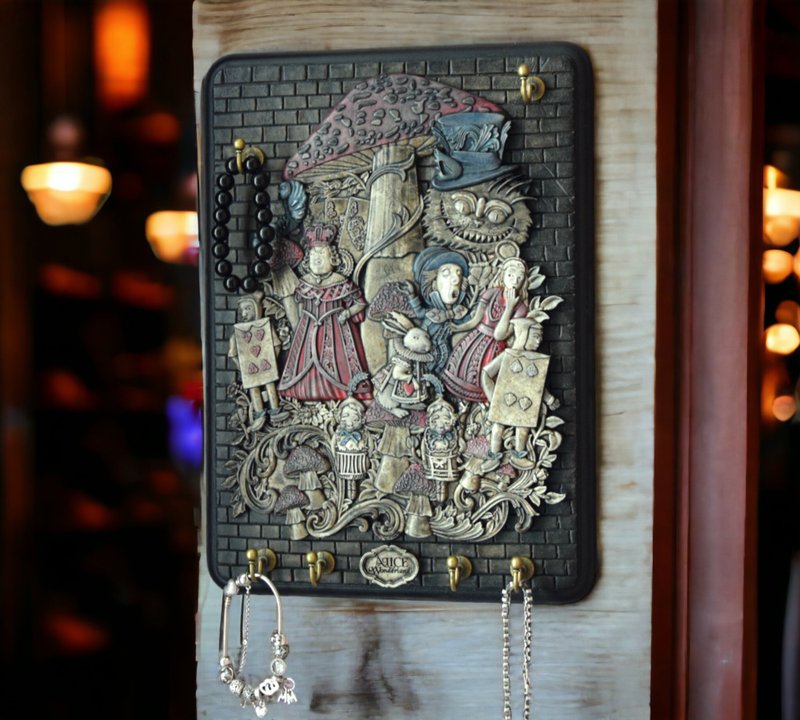 Alice in Wonderland wall key holder. Wall display stand for jewelry. - 壁貼/牆壁裝飾 - 木頭 黑色