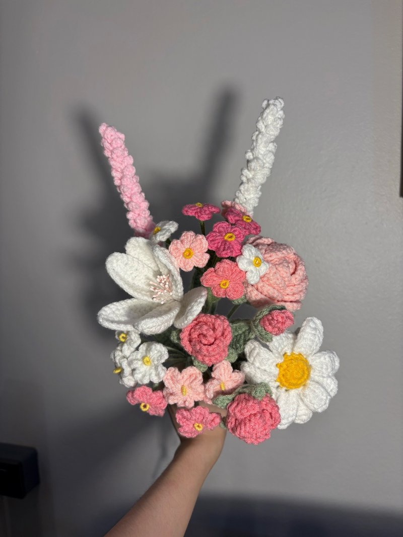 Flower bouquet crochet in pink tone - 植栽/盆栽 - 壓克力 粉紅色