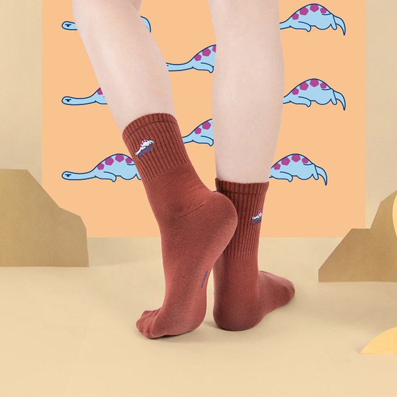 [Tricky Long-Necked Dragon] Embroidered Socks I Taiwan Original Design Socks / Z0013 - ถุงเท้า - ผ้าฝ้าย/ผ้าลินิน สีนำ้ตาล