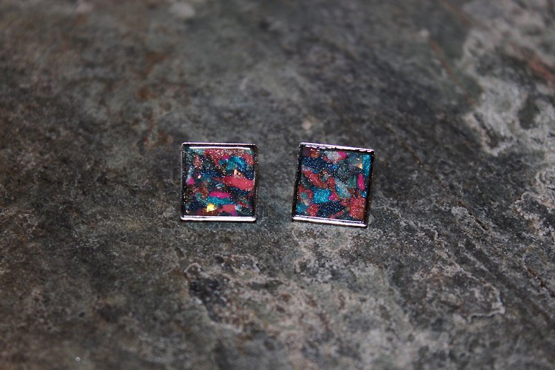 Desolated Soft Nail Earrings for 100 Years - Earrings & Clip-ons - Pottery Multicolor
