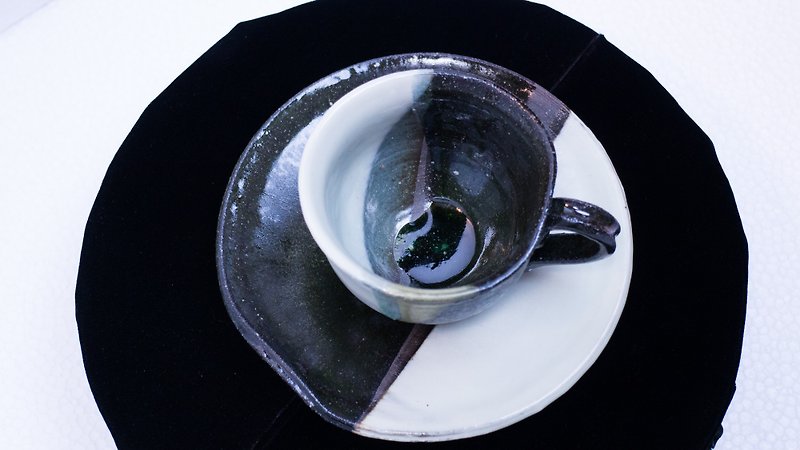 Deep Green Shinryoku series Coffee Cup&Dish - ถ้วย - ดินเผา สีดำ