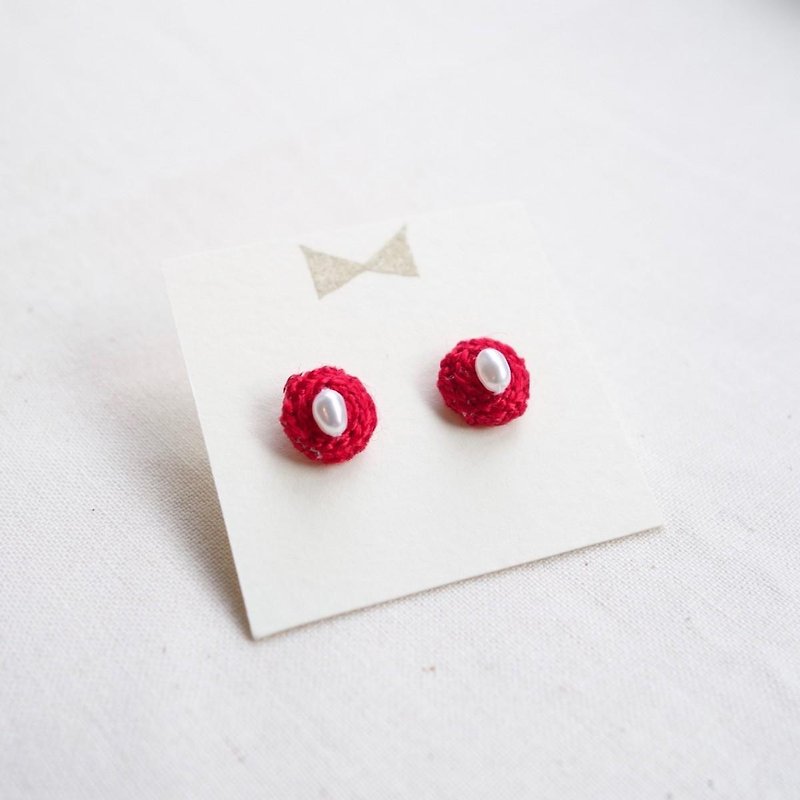 Single earrings a - ต่างหู - ผ้าฝ้าย/ผ้าลินิน สีแดง