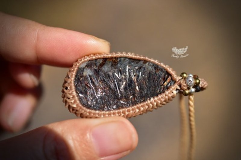 Hidden Flame Astrophilite Gemstone Simple Macrame Pendant 131 - สร้อยคอ - หิน สีเหลือง