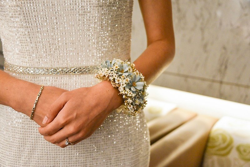 【Customized】Wrist flower for bride/bridesmaid - Dried Flowers & Bouquets - Plants & Flowers Blue