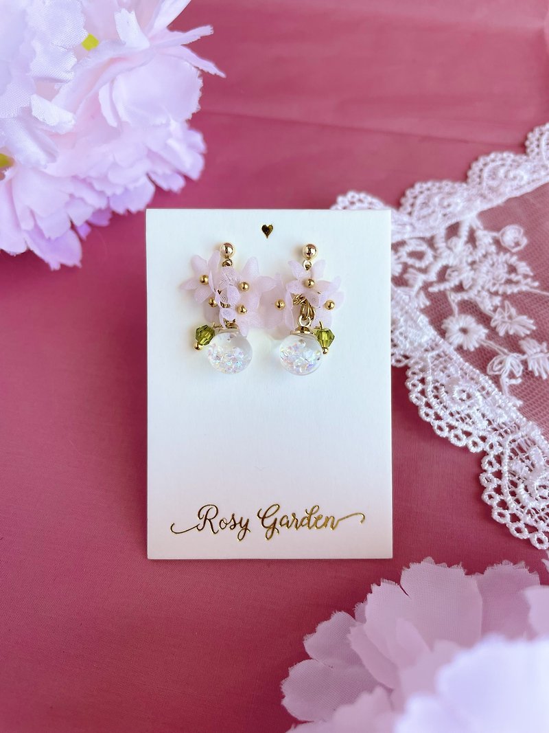 Rosy Garden Simple style Sakura with water inside glass ball earrings - Earrings & Clip-ons - Glass Pink