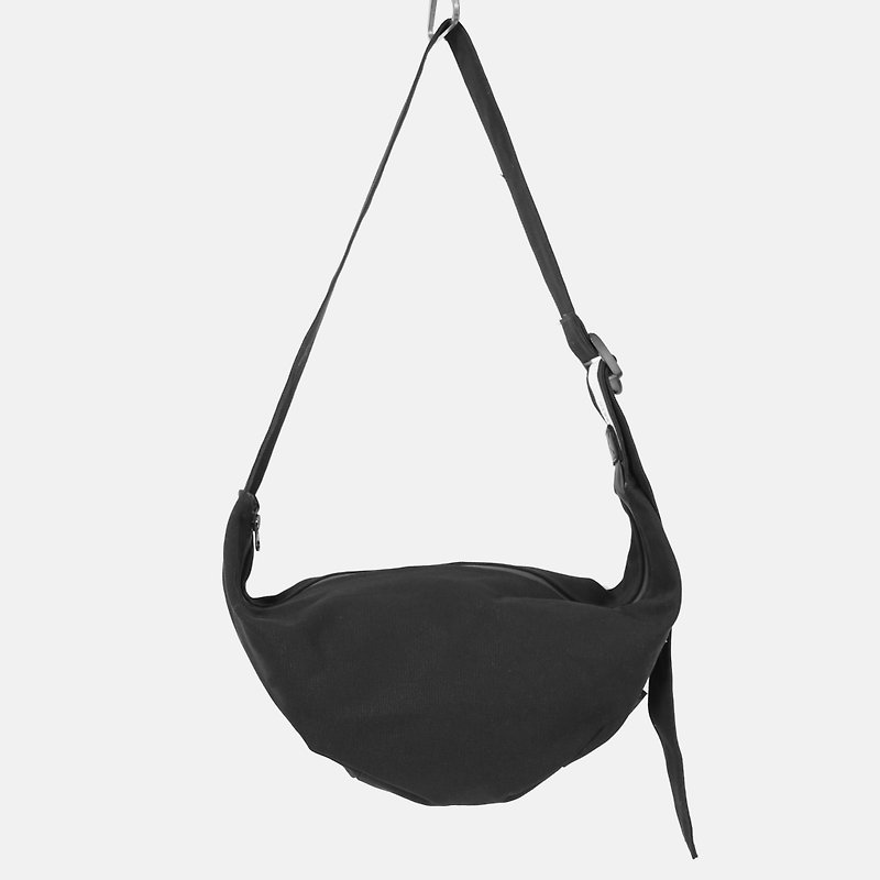 Black Canvas Satchel Messenger Bag Crescent Bag Chest Bag Street Satchel Bag - กระเป๋าแมสเซนเจอร์ - ผ้าฝ้าย/ผ้าลินิน สีดำ
