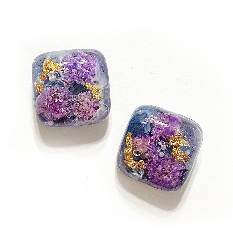 Japanese resin Purple Gypsophila Gradient Earrings