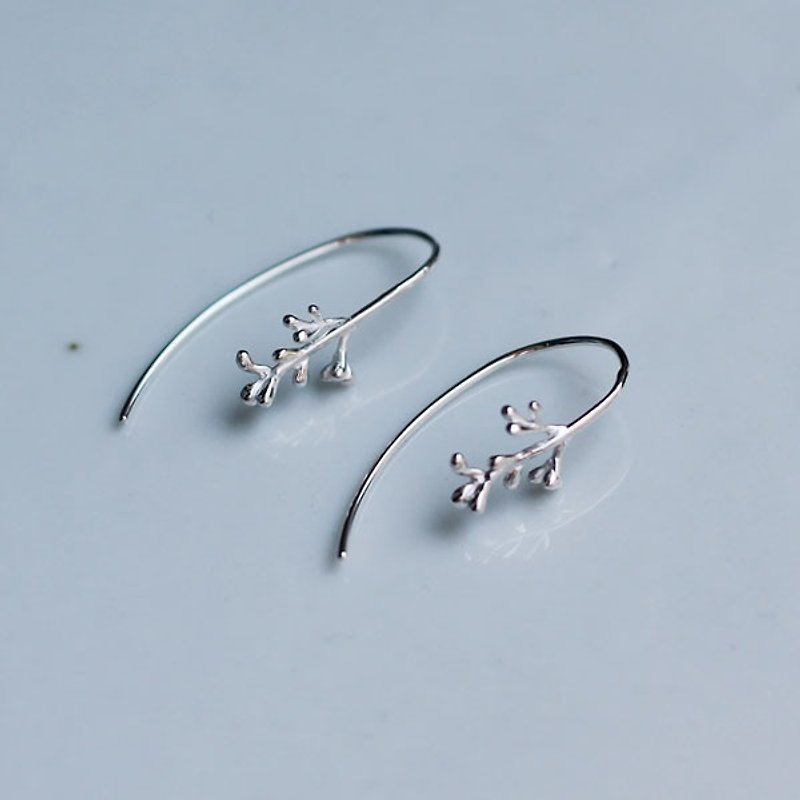 sv925 Olive bud earrings - Earrings & Clip-ons - Other Metals Silver
