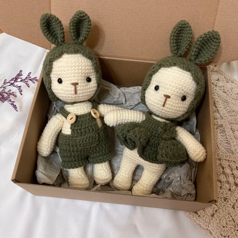 Bunny and Tubao Pair of Baby One Month Gift Box - ของเล่นเด็ก - ผ้าฝ้าย/ผ้าลินิน สีกากี