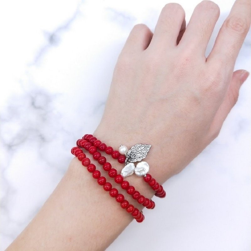 [108 Rosary Series] Red Glass * Irregular Pearl Leaf Rosary Multi-Circle Bracelets New Year Gifts - สร้อยข้อมือ - เครื่องเพชรพลอย สีแดง