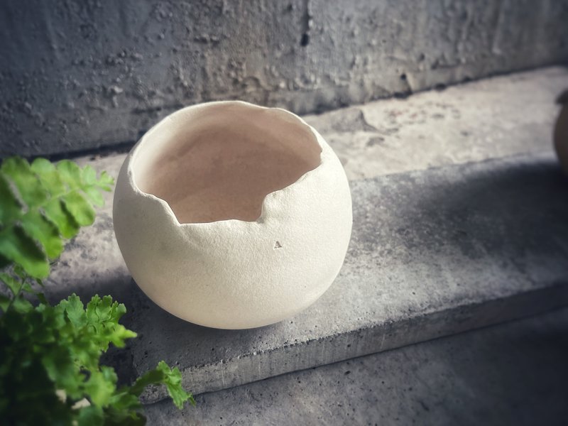 白陶之舞盆器 / 白堊紀恐龍蛋花盆 - 鮮奶油雞蛋 - 植栽/盆栽 - 陶 白色