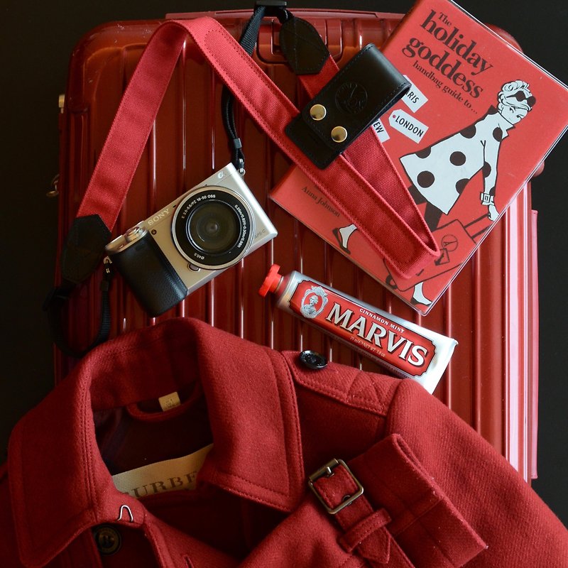 Camera Lift-Strap--專為旅行設計的相機背帶--帆布磚紅 - 相機/拍立得 - 棉．麻 紅色