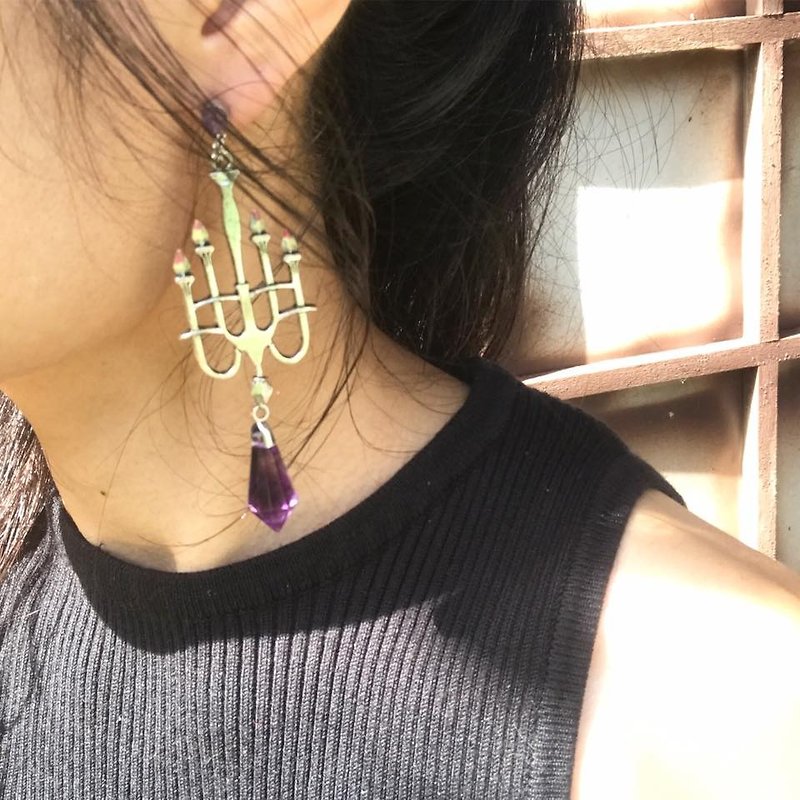 【Lost And Find】Natural Amethyst crystal light earring - Earrings & Clip-ons - Gemstone Purple