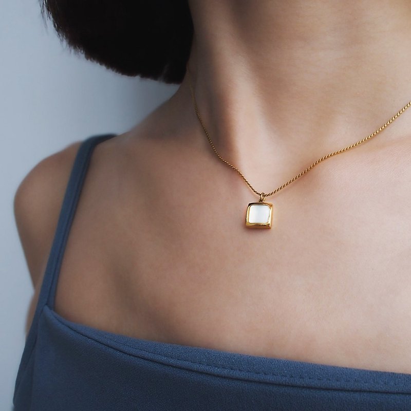 [ScentMûes] ~ Light luxury style ~ Natural mother-of-pearl essential oil diffuser necklace - simple geometric style - สร้อยคอ - เปลือกหอย 