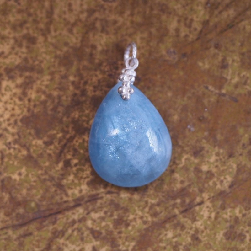 Aquamarine Aquamarine March birthstone handmade sterling silver pendant - สร้อยคอ - เครื่องประดับพลอย สีน้ำเงิน