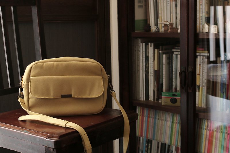 Chez。Le Retro Pochette-Lemonyellow - Messenger Bags & Sling Bags - Polyester Yellow