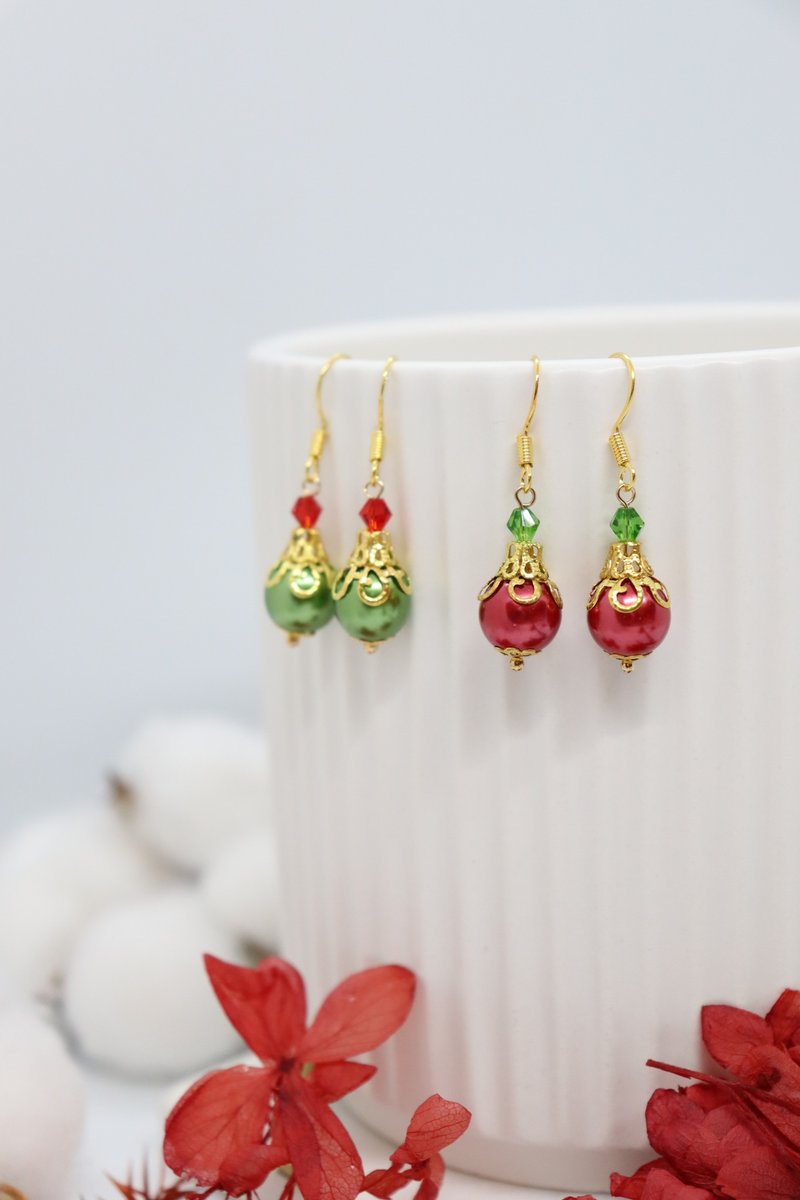 Christmas Red Ornament Little Dangle 925 Silver Earrings, Handmade Jewellery - 耳環/耳夾/耳骨夾 - 珍珠 