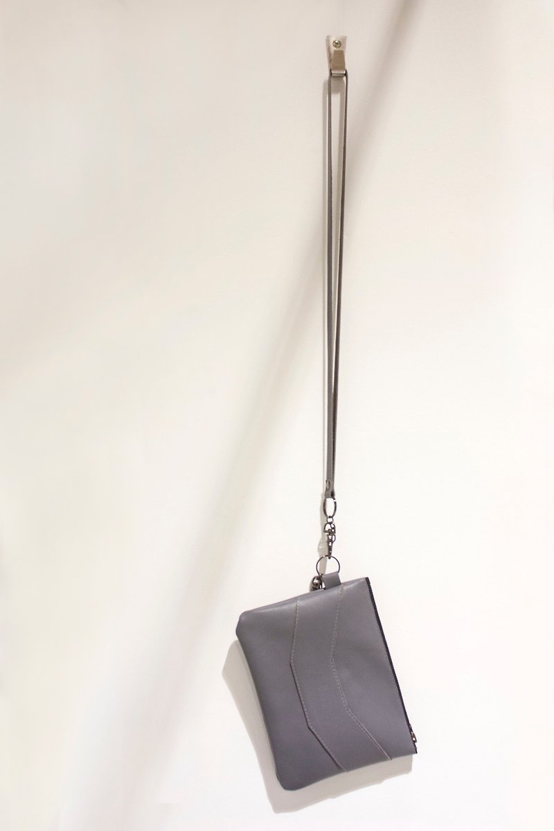 Calfskin bag hanging out light / gray - กระเป๋าใส่เหรียญ - หนังแท้ สีเทา
