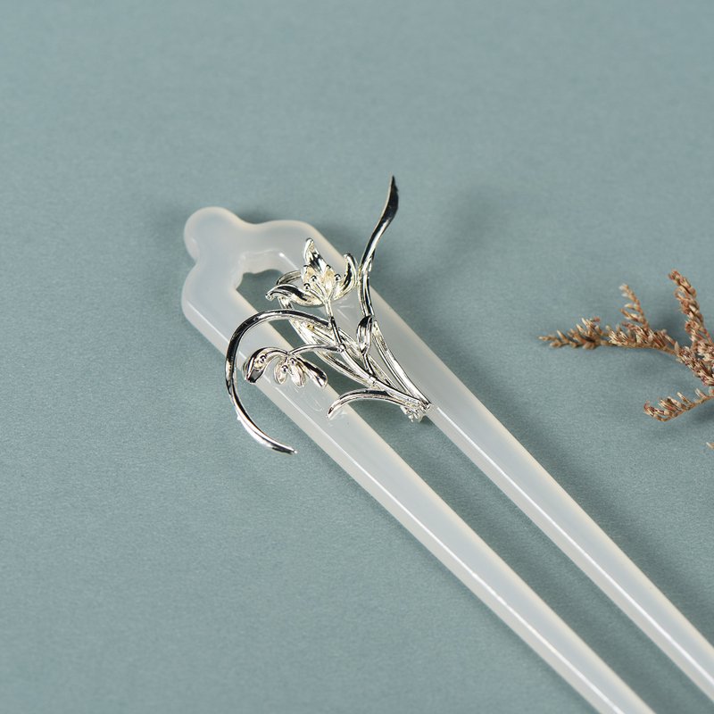 Handmade butterfly golden branch butterfly hair stick flower hair stick - Hair Accessories - Resin White