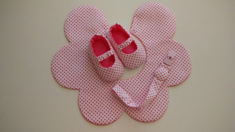 粉點點彌月禮物 花型圍兜+嬰兒鞋+奶嘴夾 - 嬰兒鞋/學步鞋 - 其他材質 粉紅色