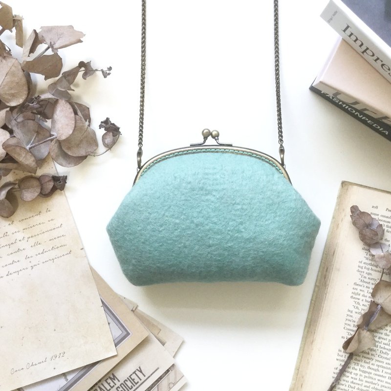 Wool Felt Zipper Gold Bag I Celadon Color I 15cm Oval Type I Wallet. Carefully selected wool - Messenger Bags & Sling Bags - Wool Green