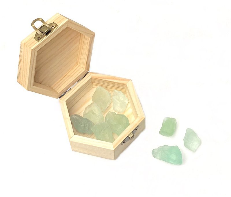 Natural Green Stone Rough Stone-Purification, Charging, Degaussing, Natural NG Slightly Flawed Pine Wood Box Set - Other - Crystal Green