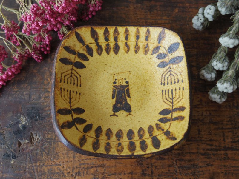 Tiny plate with Cockatiel - จานและถาด - ดินเผา สีดำ