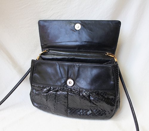 FOAK vintage Gucci pure black lizard leather antique saddle bag