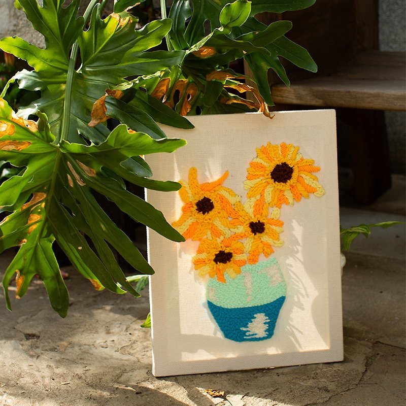 [Russian Embroidery] Van Gogh’s Sunflowers. Book material package. Wool embroidery - เย็บปัก/ถักทอ/ใยขนแกะ - ผ้าฝ้าย/ผ้าลินิน สีเหลือง